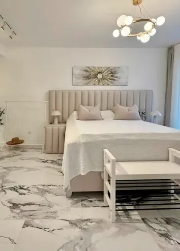 Apartment for sale in Radovići