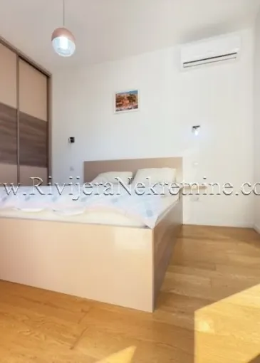 Apartment for sale in Igalo