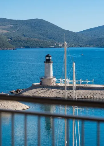 Apartment for sale in Radovići