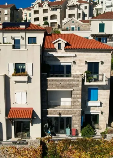 Apartment for sale in Radovići