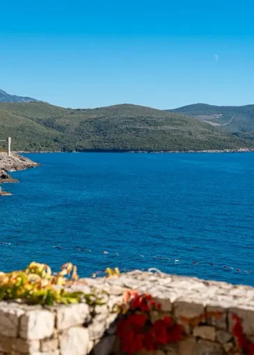 Apartment for sale in Radovići