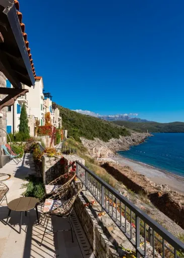 Apartment for sale in Radovići