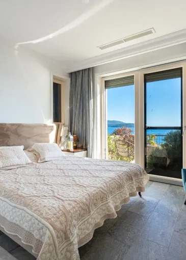 Apartment for sale in Radovići