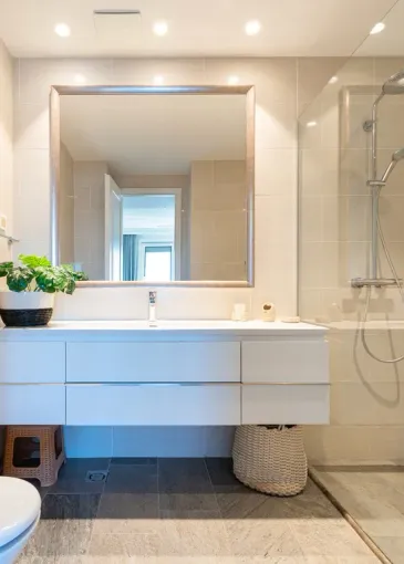 Apartment for sale in Radovići