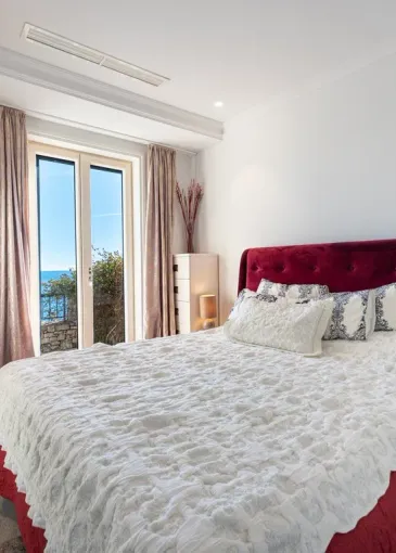 Apartment for sale in Radovići