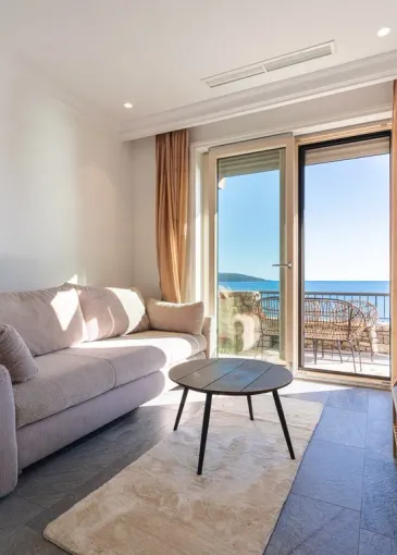 Apartment for sale in Radovići