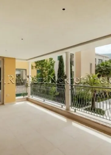 Appartamento in vendita a Kumbor