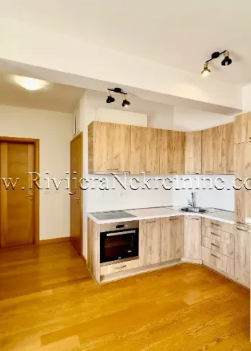 Стан на продају у Тиват