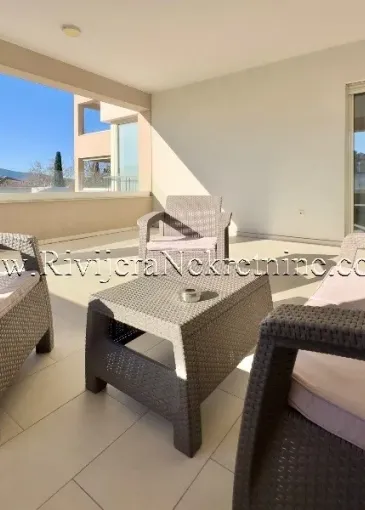 Стан на продају у Тиват