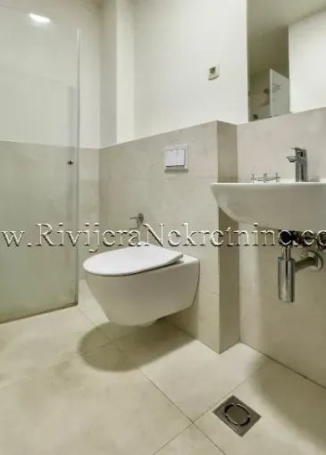 Стан на продају у Тиват