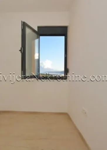 Apartment for sale in Kumbor