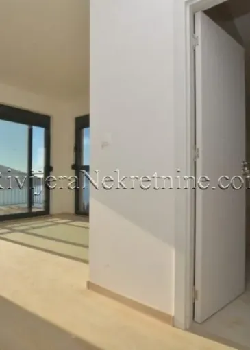 Apartment for sale in Kumbor