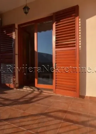 Apartment for sale in Baošići