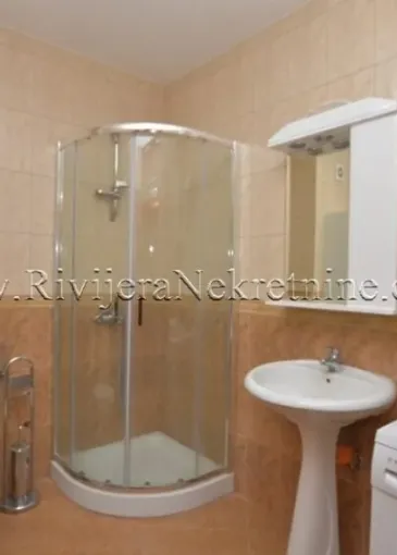 Apartment for sale in Baošići