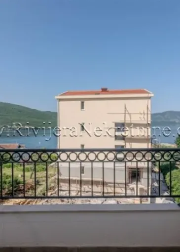 Apartment for sale in Kumbor