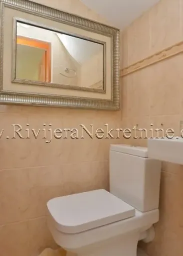 Apartment for sale in Igalo