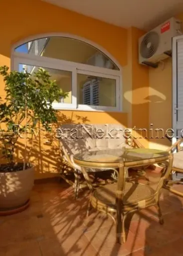 Apartment for sale in Igalo