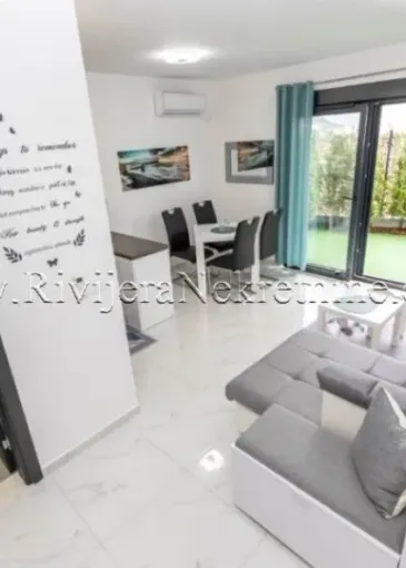 Wohnung zum Verkauf in Đenovići