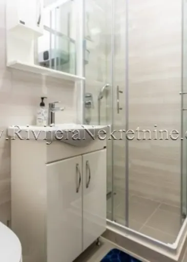 Wohnung zum Verkauf in Đenovići