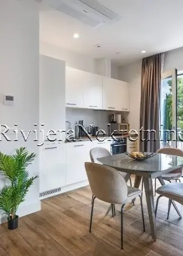 Apartment for sale in Radovići