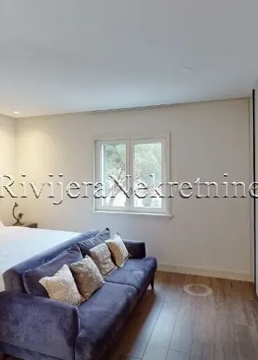 Apartment for sale in Radovići