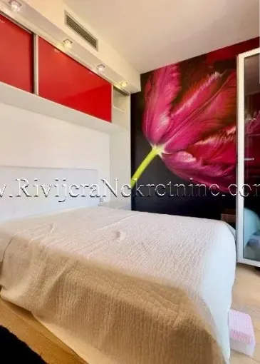 Apartment for sale in Dobrota