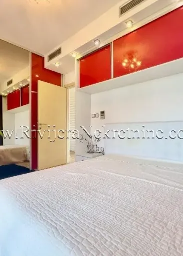 Apartment for sale in Dobrota