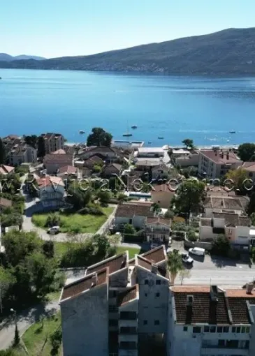 Business spaces for sale in Baošići