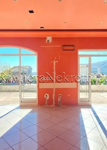 Business spaces for sale in Baošići