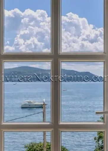 Hotel for sale in Igalo