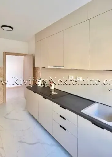 Haus zum Verkauf in Tivat