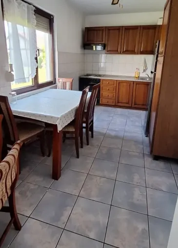 House for sale in Spuž