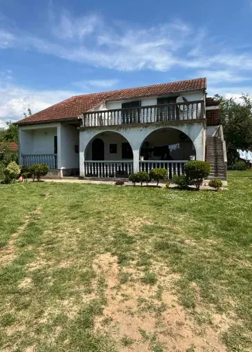 House for sale in Kosić