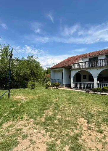 House for sale in Kosić