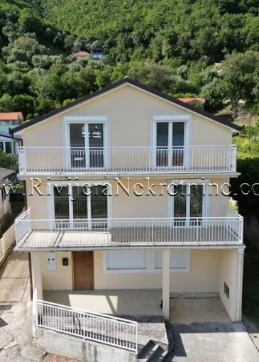 Casa en venta en Baošići