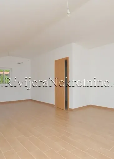 Casa en venta en Baošići