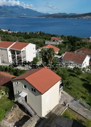 Casa en venta en Baošići