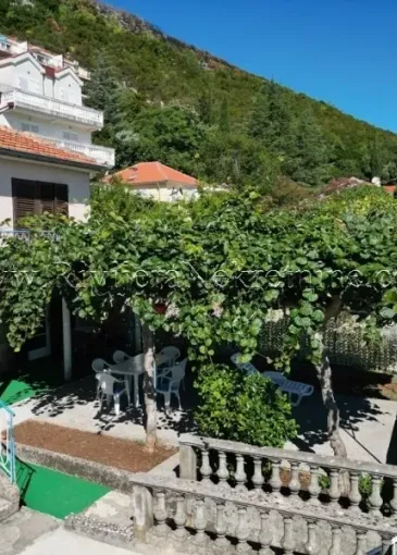 Ev satılık Njivice'de 