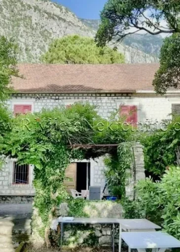 House for sale in Dobrota