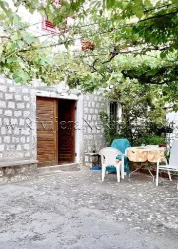 House for sale in Dobrota