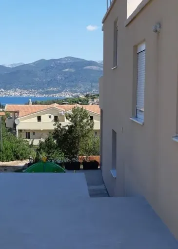 House for sale in Radovići