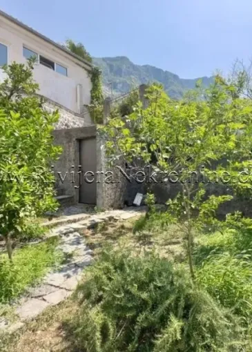 House for sale in Dobrota