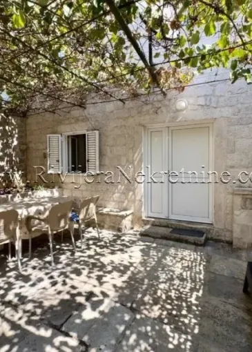 House for sale in Dobrota