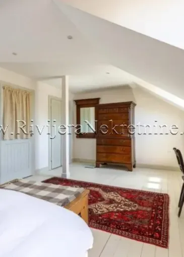 House for sale in Kamenari