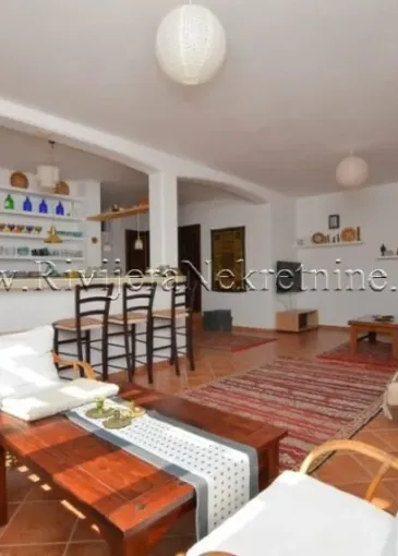 House for sale in Njivice