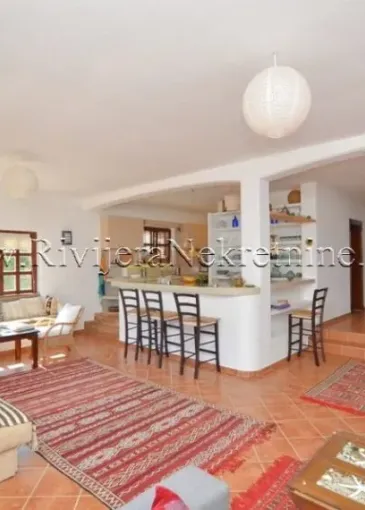 House for sale in Njivice