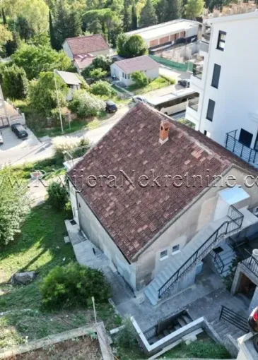House for sale in Kumbor