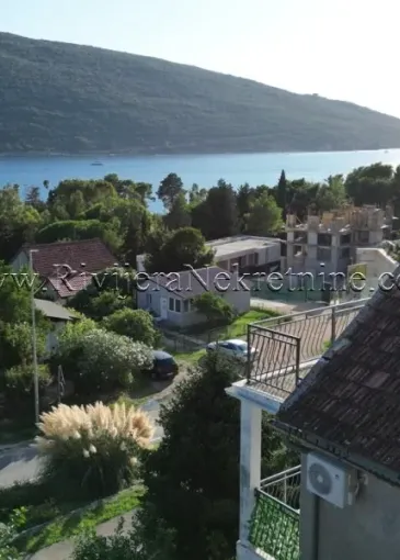 House for sale in Kumbor