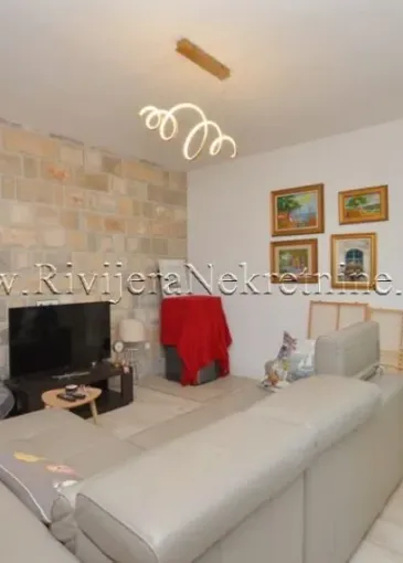 House for sale in Kumbor