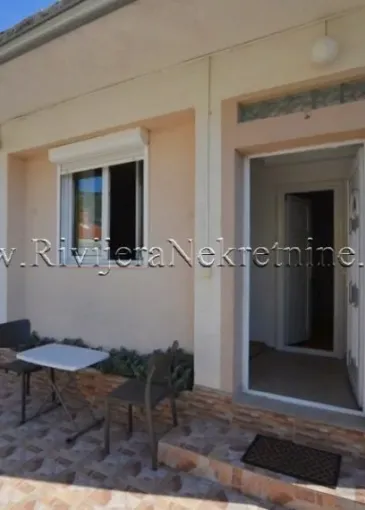 House for sale in Zelenika